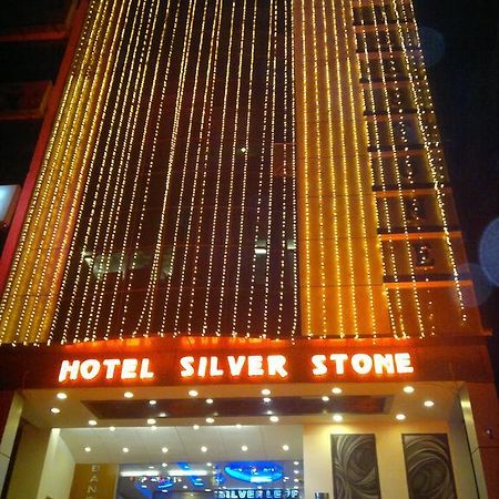 Hotel Silver Stone Лудхиана Экстерьер фото