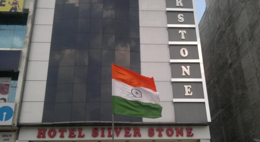 Hotel Silver Stone Лудхиана Экстерьер фото